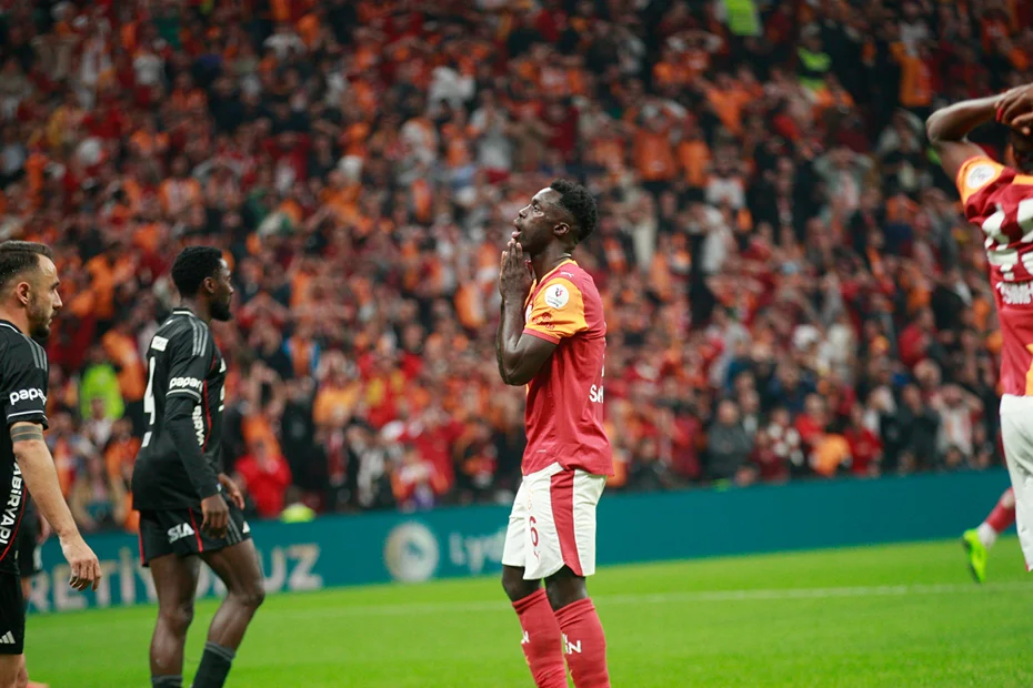 Galatasaray'da Davinson Sanchez'in yerine 4 aday - 1 Galatasaray'da Davinson Sanchez'in yerine 4 aday - 1