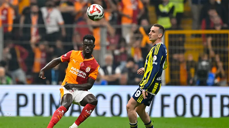Trio ekibi, Yasin Kol'a ateş püskürdü! Derbide 1 penaltı, tam 5 kırmızı kart atlandı - 16