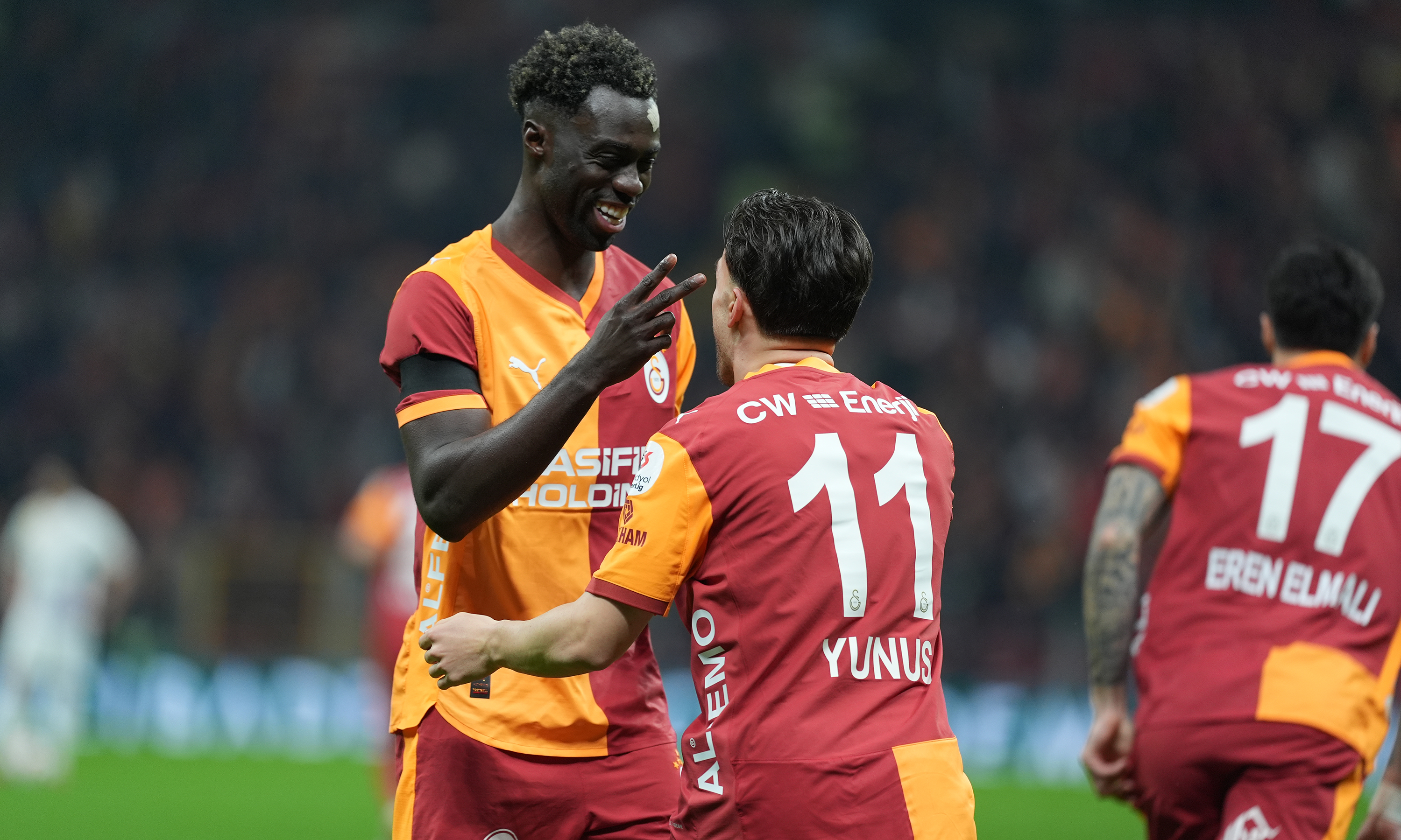 30 Milyon Euro'ya Sanchez, Yerine Van Dijk Mı? Galatasaray'da Hayaller Paris, Gerçekler Mars!