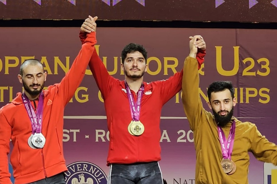 Muhammed Furkan Özbek, Gençler Avrupa Halter Şampiyonası'nda 2 altın madalya kazandı