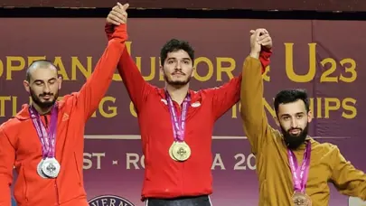 Muhammed Furkan Özbek, Gençler Avrupa Halter Şampiyonası'nda 2 altın madalya kazandı