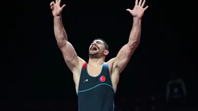 Milli güreşçi Taha Akgül, dünya üçüncüsü oldu
