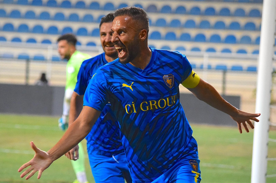 37 yaşındaki Yasin Öztekin ligi sallıyor: Gol krallığında zirvede