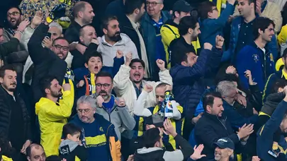 Fenerbahçe-Kayserispor maçı sonrası tribünler karıştı: Polis müdahalesi geldi