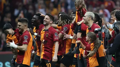 "Mucize adam tarih yazıyor" Spor yazarları Galatasaray için ne dedi?