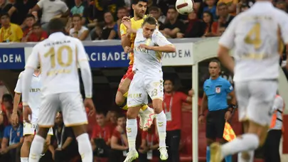 Taylan Antalyalı sakatlığı sonrası gözyaşlarını tutamadı