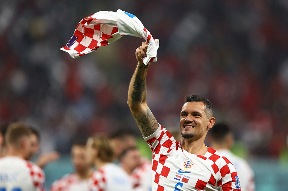 Dejan Lovren imzayı attı