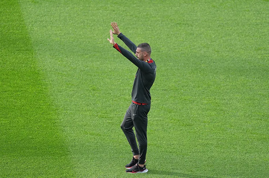 Merih Demiral sahaya çıktı: Taraftarlardan büyük destek - 2