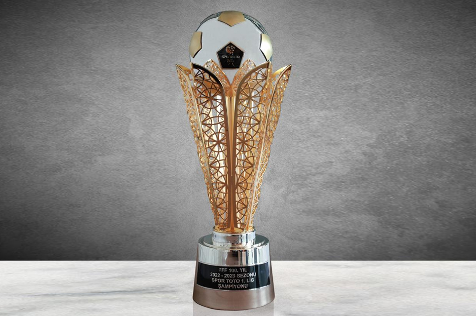 Şampiyonluk kupası çalındı; "Gören duyan varsa haber versin"