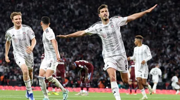 İmzalar atılıyor: Salih Uçan'da anlaşma tamam