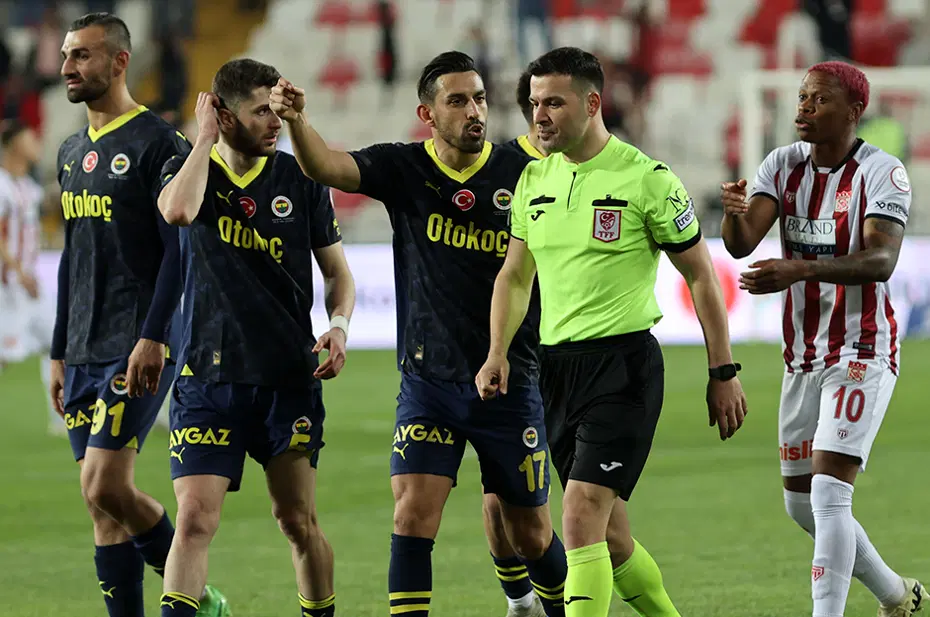 "Penaltı kararı skandal" | Spor yazarları Fenerbahçe maçı için ne dedi? - 5