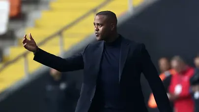 Adana Demirspor dönemi sonra ilk imza: Patrick Kluivert'ın yeni takımı belli oldu