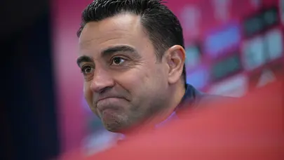 Xavi 1 yıl daha Barcelona'da
