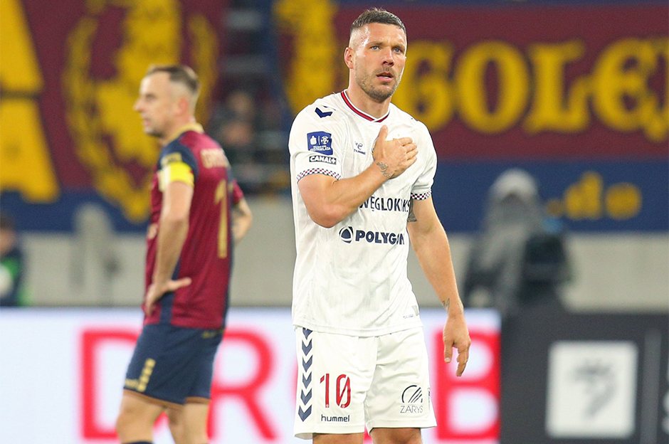 Kendi düzenlediği yardım turnuvasında oyundan atıldı