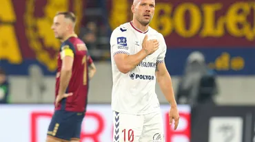 Kendi düzenlediği yardım turnuvasında oyundan atıldı