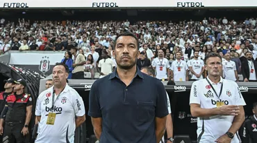 Van Bronckhorst'tan 5-1'lik zaferin ardından transfer sözleri