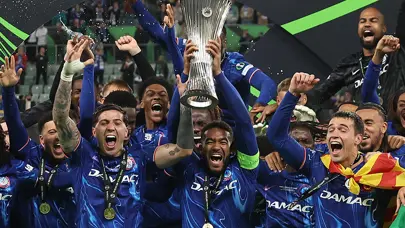 Chelsea, UEFA'nın 5 kupasını birden kazanan ilk takım oldu