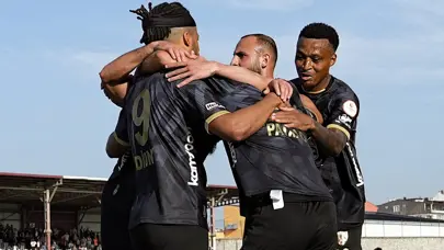 Bandırmaspor 10 kişi kaldığı maçı tek golle kazandı