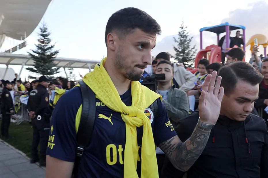 Rade Krunic için Şampiyonlar Ligi bileti alan kulüp devrede - 5 Rade Krunic için Şampiyonlar Ligi bileti alan kulüp devrede - 5
