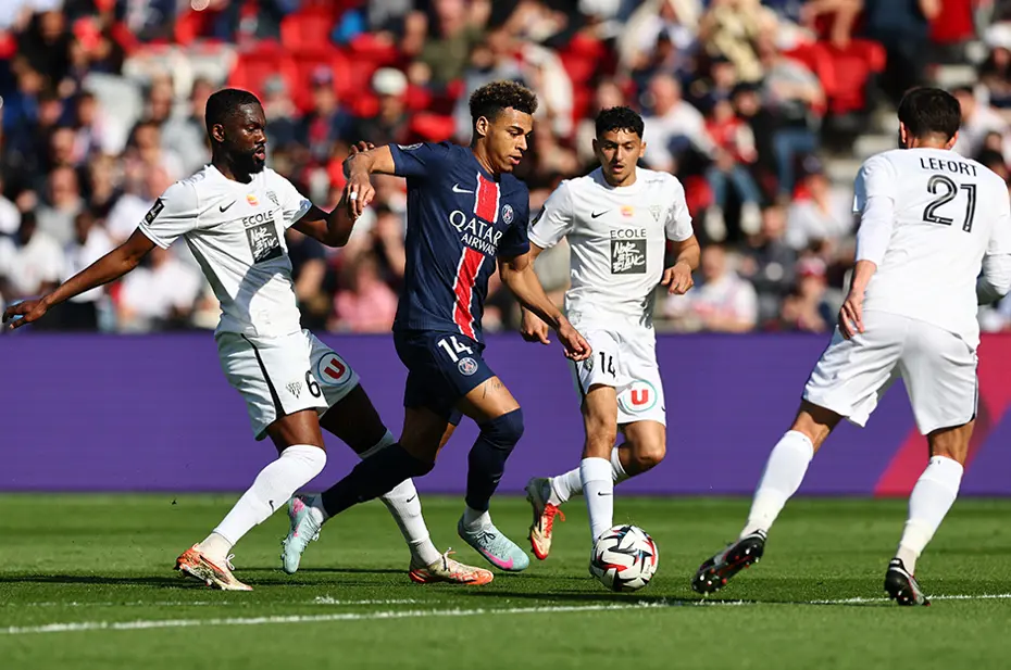 PSG, Fransa'da haftalar önce şampiyonluğunu ilan etti - 3