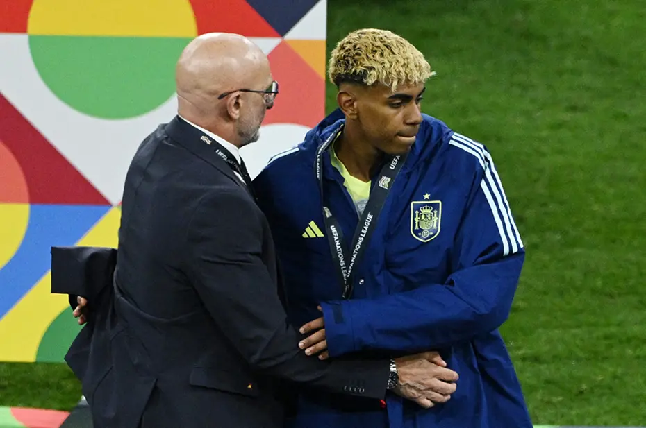 Lamine Yamal'dan olay hareket: Kupa töreninde yaptıkları ülke gündemine oturdu - 2