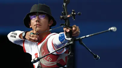 Mete Gazoz çeyrek finalde