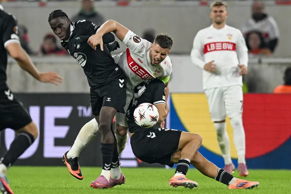 Fenerbahçe-Stuttgart maçında yok, "2 aydan önce dönemez" dediler: Tüm takım onun ayağına bakıyordu - 2 Fenerbahçe-Stuttgart maçında yok, "2 aydan önce dönemez" dediler: Tüm takım onun ayağına bakıyordu - 2