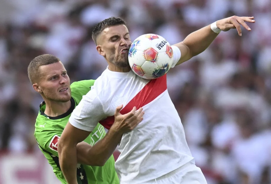 Fenerbahçe-Stuttgart maçında yok, "2 aydan önce dönemez" dediler: Tüm takım onun ayağına bakıyordu - 1 Fenerbahçe-Stuttgart maçında yok, "2 aydan önce dönemez" dediler: Tüm takım onun ayağına bakıyordu - 1
