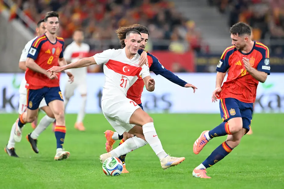 "Karizmayı çizdiler, alkışı çok hak ettiler" | Spor yazarları A Milli Takım için ne dedi? - 4