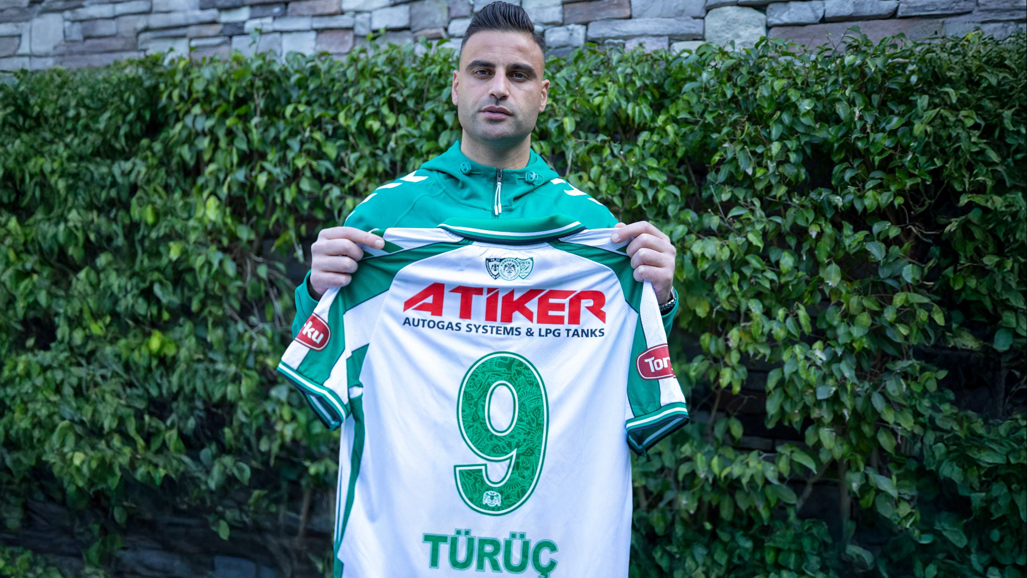 Konyaspor, Deniz Türüç'ü transfer etti