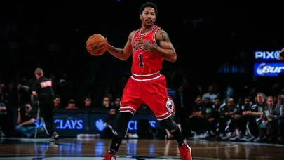 Chicago Bulls tarihinde 5. kez: Derrick Rose'un forması emekliye ayrıldı