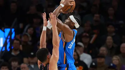 0.7 saniye kala gelen zafer: Devin Booker, Phoenix Suns'ı galibiyete taşıdı