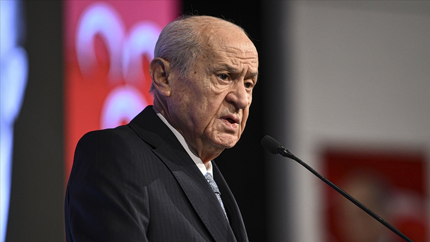 MHP lideri Bahçeli, Süper Lig'e yükselen Arca Çorum FK'yi kutladı