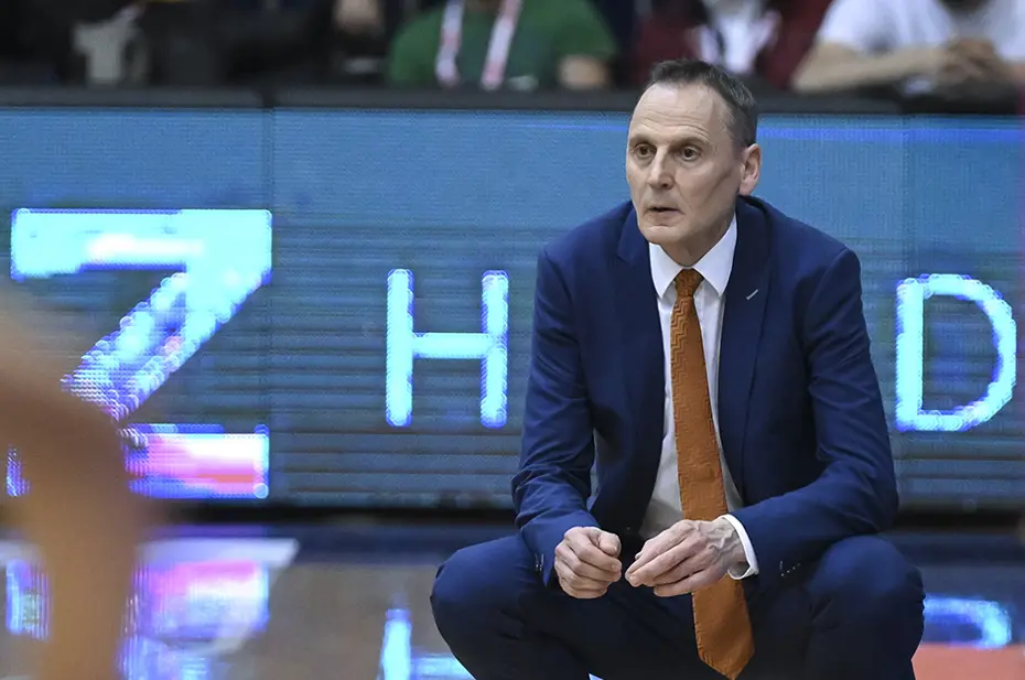 Fenerbahçe şampiyonluk kupasını kaldırdı - 4 Fenerbahçe şampiyonluk kupasını kaldırdı - 4