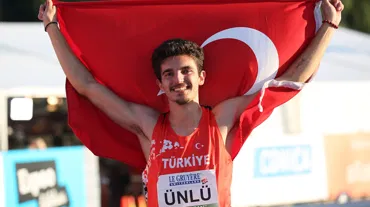 2,22 atlayan Ali Eren Ünlü, altın madalyanın sahibi oldu
