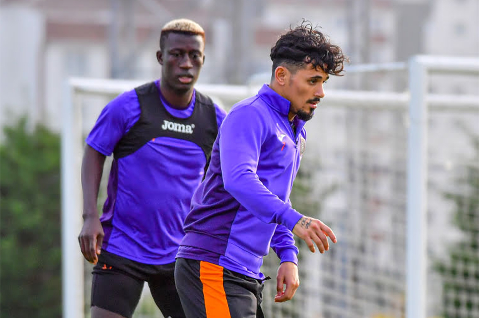 Başakşehir'de Serdar Gürler ve Ömer Faruk Beyaz gelişmesi