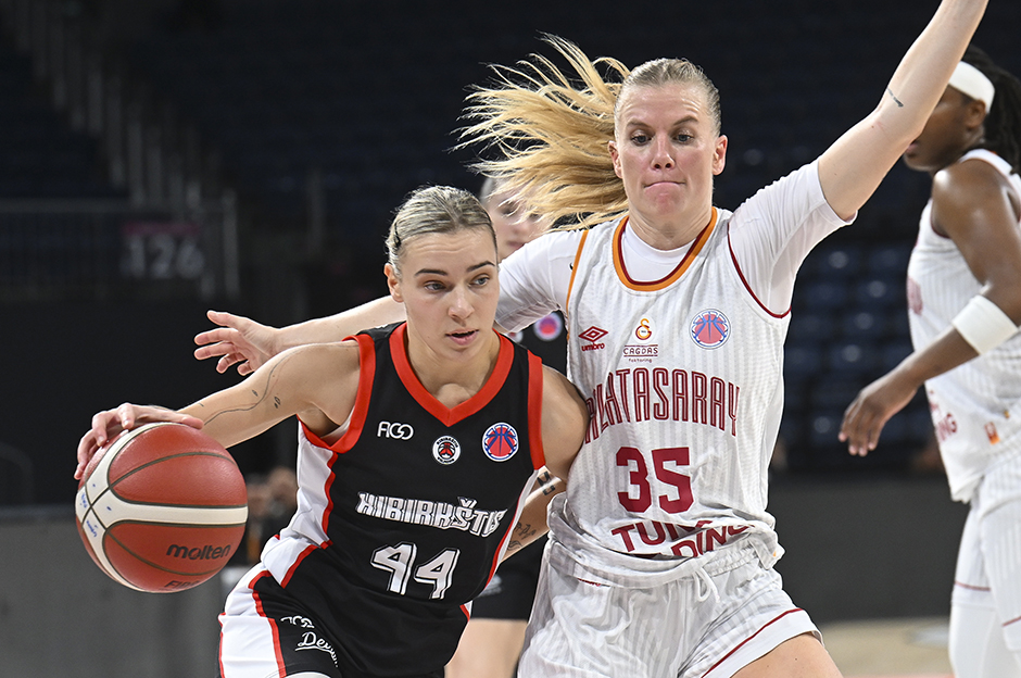 Galatasaray farklı kazandı, liderliğini sürdürdü