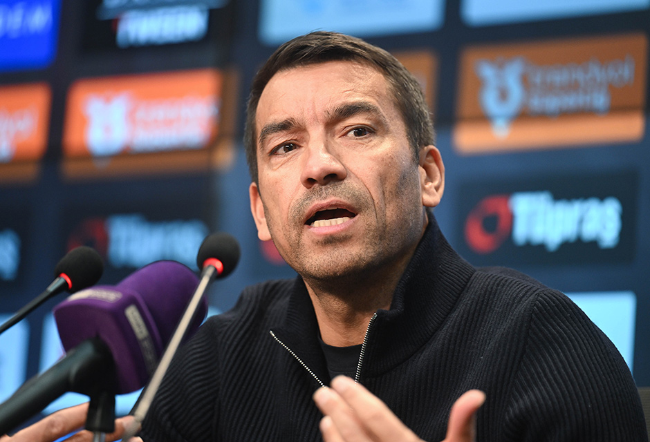 Beşiktaş'ta Van Bronckhorst endişesi: "FIFA'ya gidecek" iddiası