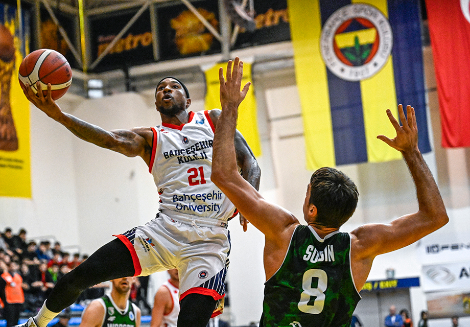 Bahçeşehir Koleji, ikinci tura galibiyetle başladı