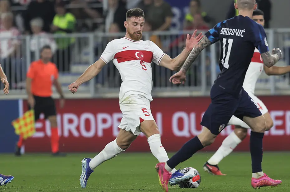 Salih Özcan için Galatasaray - Fenerbahçe kapışması - 2 Salih Özcan için Galatasaray - Fenerbahçe kapışması - 2