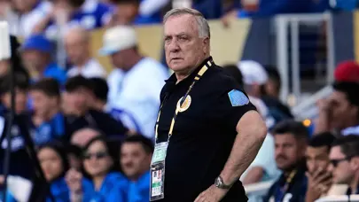 Dünya Kupası'nda ilk yaşanabilir: Dick Advocaat tarihi maçta takımının başında olamayacak