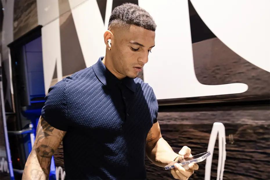 Herkes Diego Carlos'un görüntüsünü konuşuyor: Fenerbahçeliler gözlerine inanamadı - 4