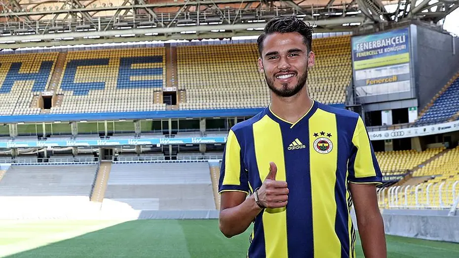 Ali Koç döneminin 2. Meksikalı futbolcu transferi gerçekleşebilir: Mourinho çok istiyor - 3