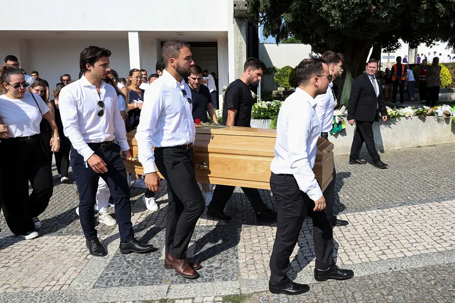 Diogo Jota'nın cenazesinde gözyaşları sel oldu: Bernardo Silva'dan törene damga vuran konuşma - 19
