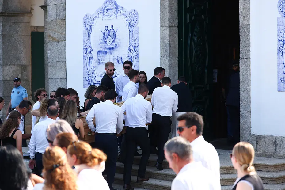 Diogo Jota'nın cenazesinde gözyaşları sel oldu: Bernardo Silva'dan törene damga vuran konuşma - 13