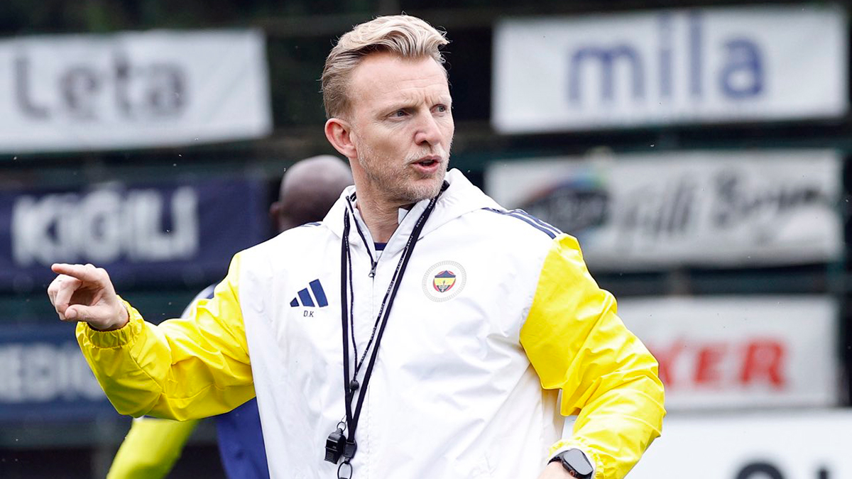 Fenerbahçe, Göztepe maçı hazırlıklarına Dirk Kuyt yönetimindeki antrenmanla devam etti