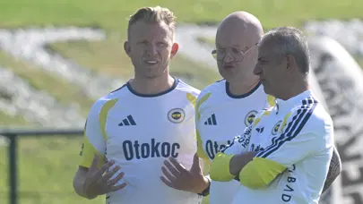 "Onu mutlaka alalım" diyen Dirk Kuyt'tan büyük transer bombası | Sporun manşetleri "Onu mutlaka alalım" diyen Dirk Kuyt'tan büyük transer bombası | Sporun manşetleri