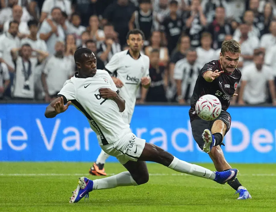 Beşiktaş'ta sakatlık: 78. dakikada oyundan çıktı - 2