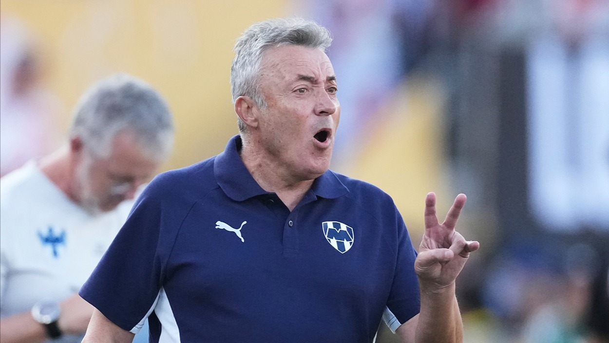 Galatasaray'dan apar topar gönderilen Domenec Torrent, Kulüpler Dünya Kupası'nda tarih yazıyor