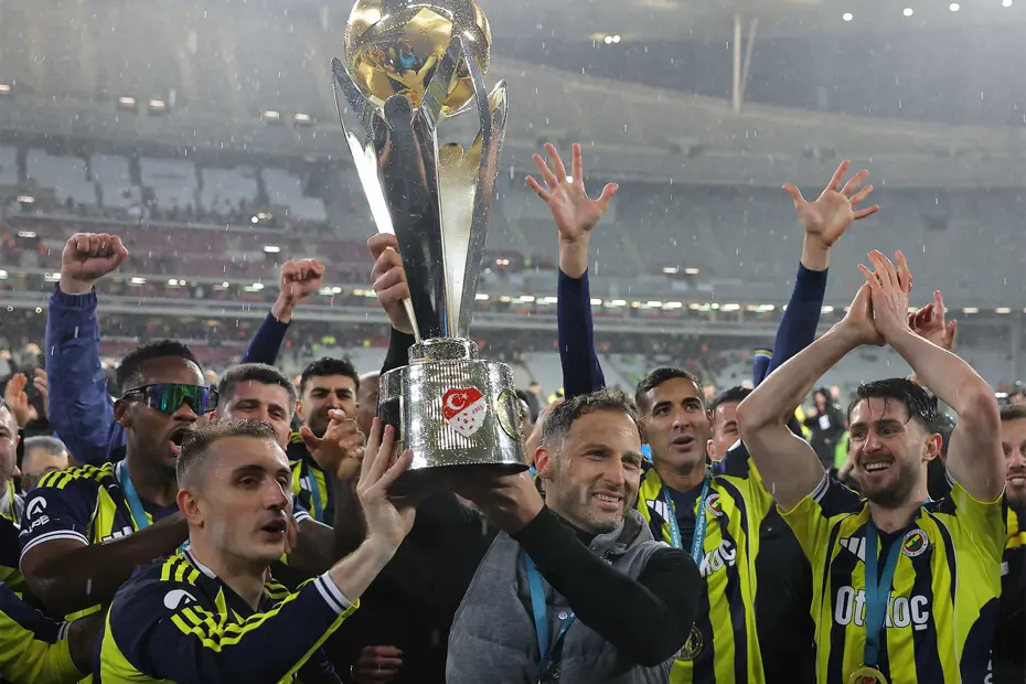 Bir Tedesco başyapıtı | Spor yazarları Galatasaray-Fenerbahçe derbisi için ne dedi?